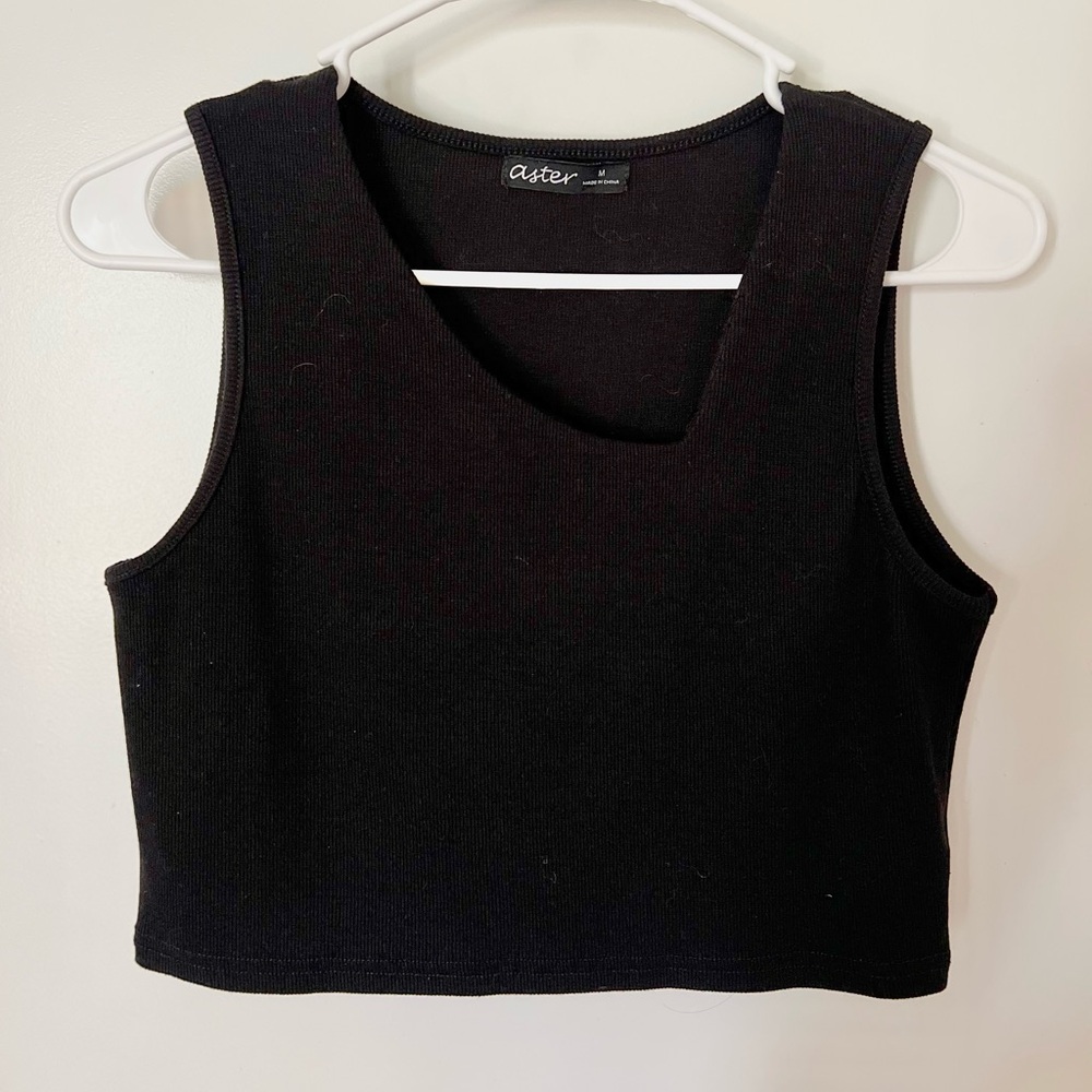 Black Fitted Crop Tank Top